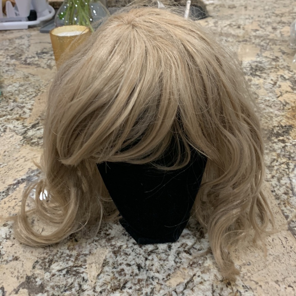 Woman wig